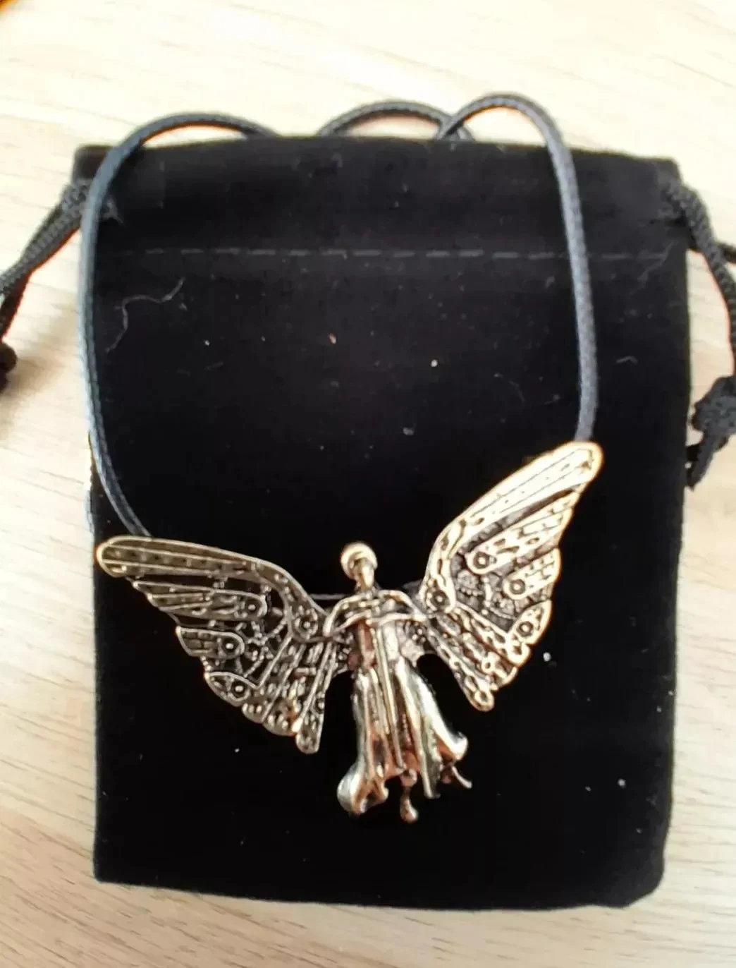 Halsketting met mechanische engelenhanger van Tessa, The Mortal Instruments City of Bones – photo 2